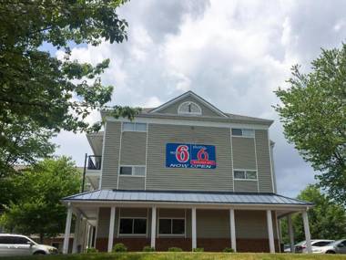 Studio 6-Greensboro NC - I-40