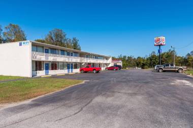 Motel 6-Connellys Springs NC