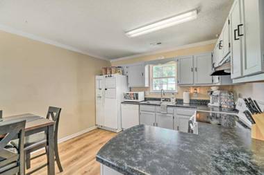 Pet-Friendly Jacksonville Home with Fenced Yard