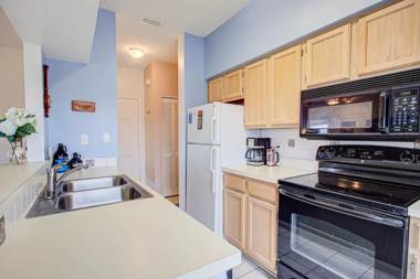 SDV102 - A Block to the Beach