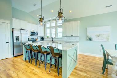 4056 - Tight Lines & Tan Lines