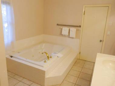 Meadowlark Motel