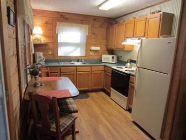 Misty Creek Log Cabins