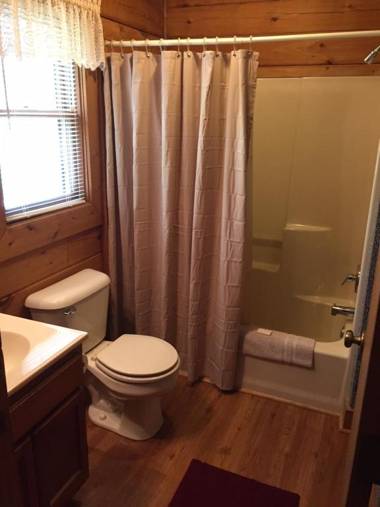 Misty Creek Log Cabins