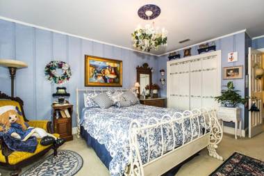 Matthews Manor Bed & Breakfast