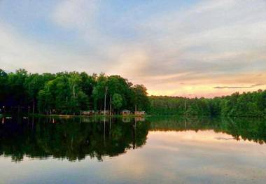 Lake Myers Lakeside Villa 16