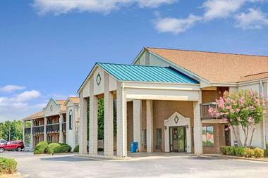 Days Inn by Wyndham Mooresville Lake Norman