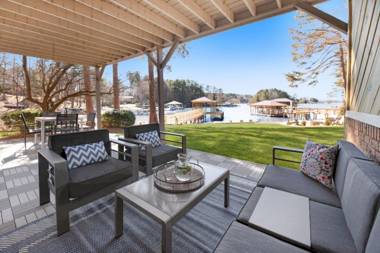 Blarney Bay by Stay Lake Norman