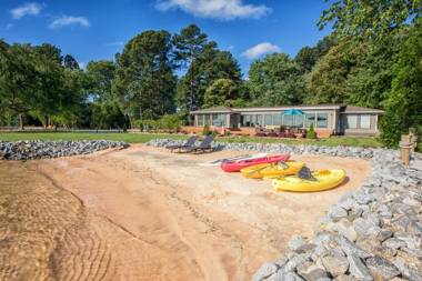 Lake Norman Breakaway at Stay Lake Norman