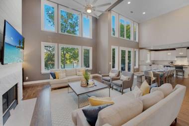 Ruby Arrival by Stay Lake Norman