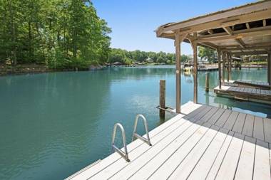 Nights on Normandy by Stay Lake Norman