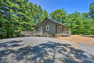 Blue Ridge Mtn Hideaway with Fire Pit Grill!