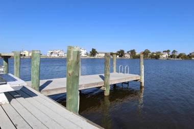 Fin 'N Feather Waterside Inn by Kees Vacations