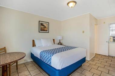 Dolphin Oceanfront Motel - Nags Head