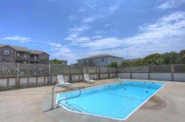 7041 - Toes in the Sand