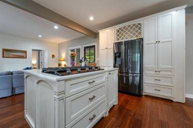 Hillside Hideaway at Glen Cannon