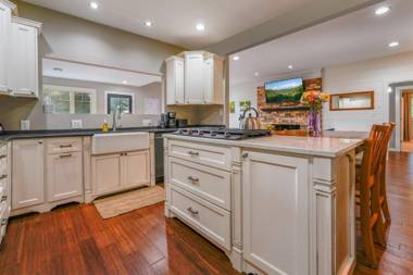 Hillside Hideaway at Glen Cannon