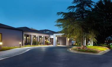 Courtyard by Marriott Raleigh Midtown