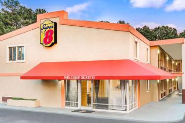 Super 8 by Wyndham - Crabtree Raleigh