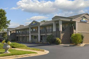 Days Inn by Wyndham Raleigh Glenwood-Crabtree