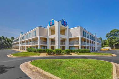 Motel 6-Raleigh NC - North