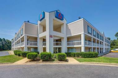 Motel 6-Raleigh NC - North