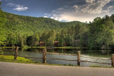 Foxhunt at Sapphire Valley by Capital Vacations