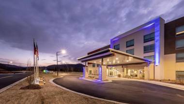 Holiday Inn Express & Suites - Marion an IHG Hotel