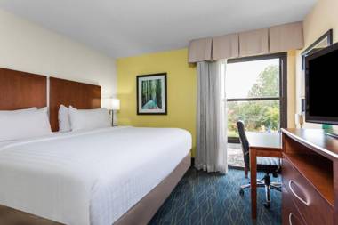 Holiday Inn Express & Suites Wilmington-University Center an IHG Hotel
