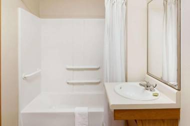 WoodSpring Suites Wilmington