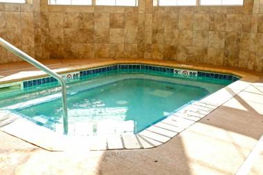 AmericInn by Wyndham Fargo Medical Center