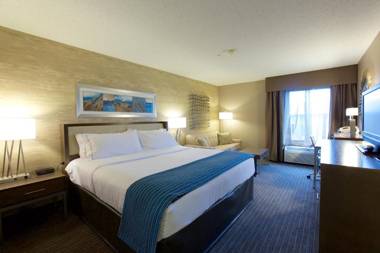 Holiday Inn Express Fargo - West Acres an IHG Hotel