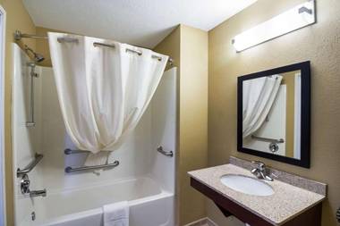 MainStay Suites Fargo