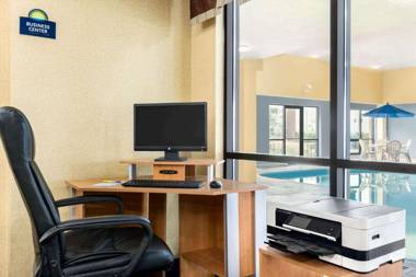 Days Inn by Wyndham Fargo