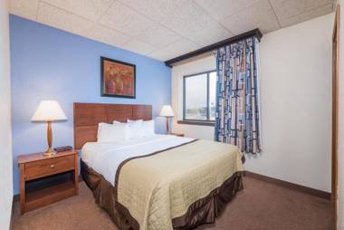 Ramada by Wyndham Fargo