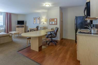 Candlewood Suites Minot an IHG Hotel