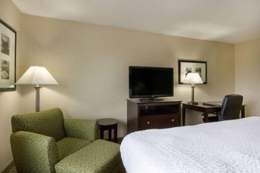 Clarion Hotel Beachwood-Cleveland