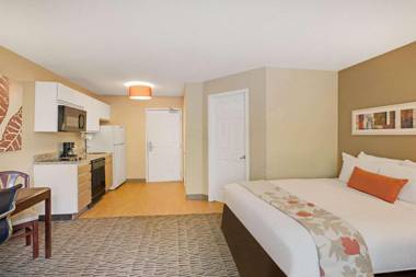 MainStay Suites Cincinnati Blue Ash