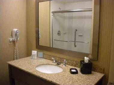 Hampton Inn & Suites Cincinnati / Uptown - University Area