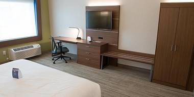 Holiday Inn Express & Suites Dayton North - Vandalia an IHG Hotel