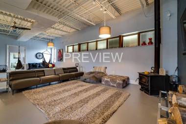 3500 SQ FT Exclusive Loft Spacious Downtown DYT