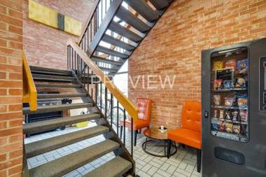 3500 SQ FT Exclusive Loft Spacious Downtown DYT