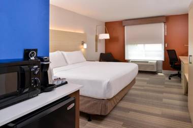 Holiday Inn Express Hotel & Suites Cincinnati - Mason an IHG Hotel