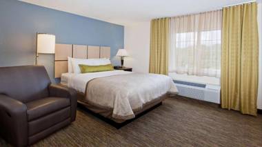 Sonesta Simply Suites Cleveland North Olmsted Airport