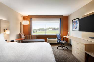 Holiday Inn Express & Suites - Painesville - Concord an IHG Hotel