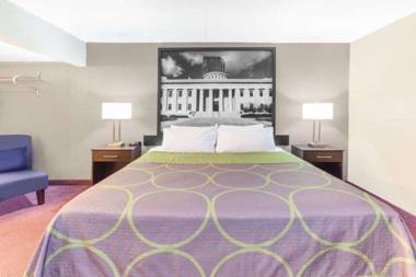 Super 8 by Wyndham Millbury/Toledo