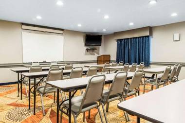 Quality Inn Austintown-Youngstown West