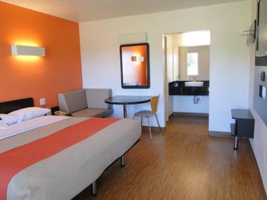 Motel 6-Youngstown OH