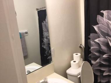 Two-bed one-bath downstairs close to Fort Sill!