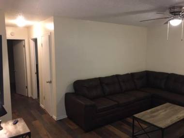 Two-bed one-bath downstairs close to Fort Sill!